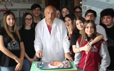 Istituto Salesiano Caserta – Laboratorio scienze: dissezione stomaco – maggio 2024